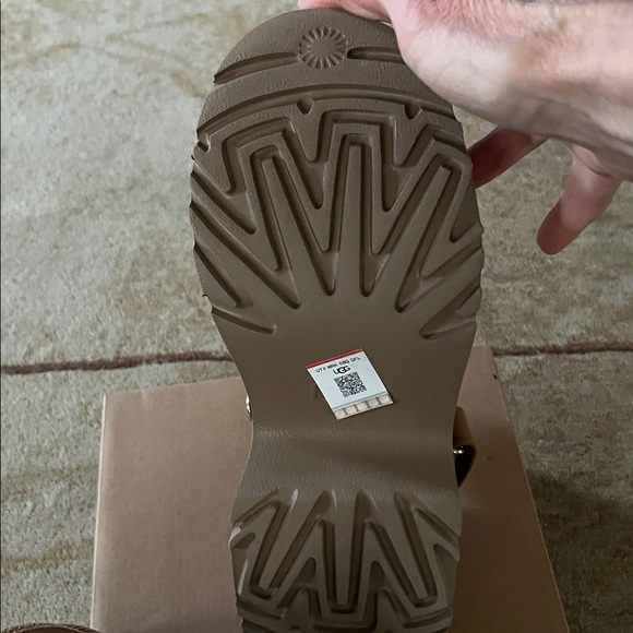 UGG Esme Suede Slingback Clogs - Picture 7 of 8